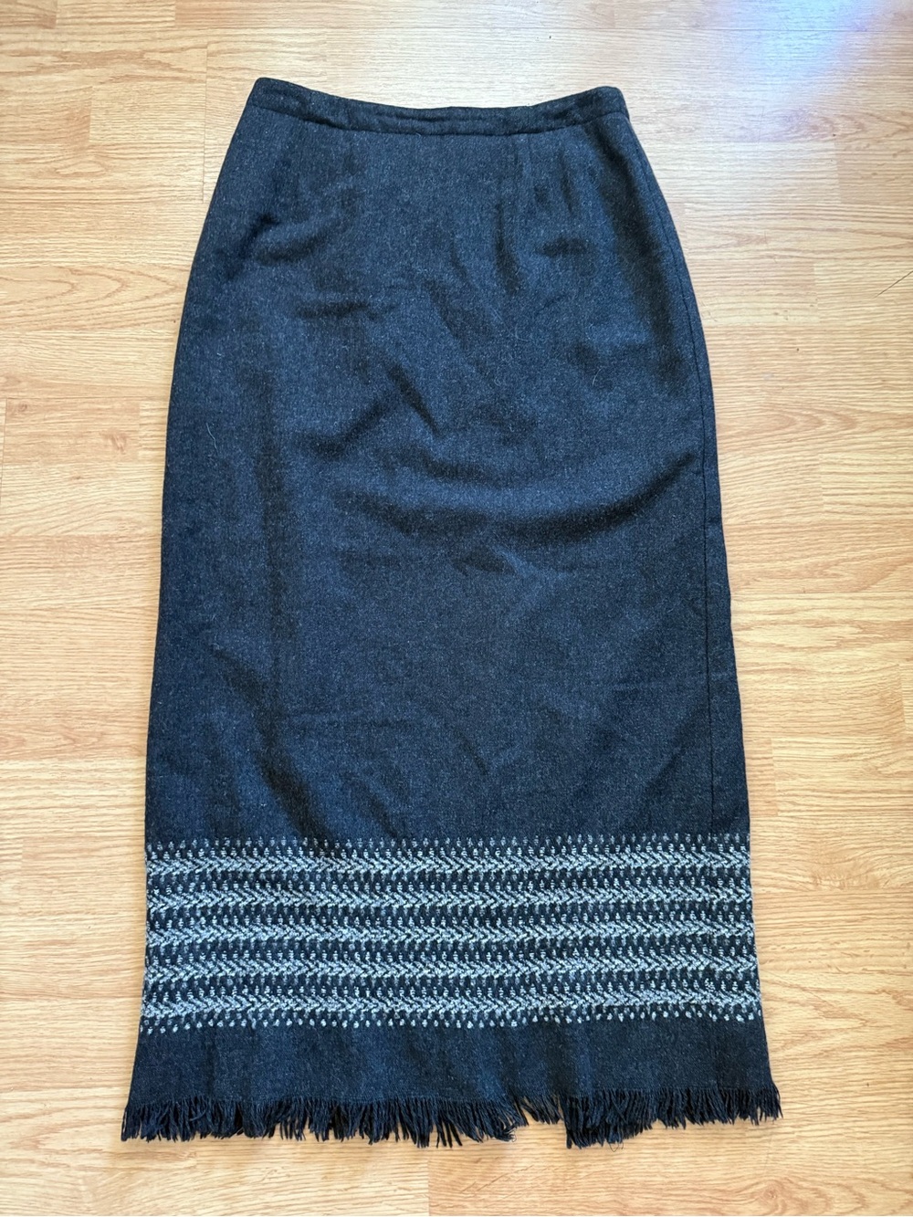 Vintage T. Garment Charcoal Gray Wool Blend Fringe Maxi Pencil Skirt Size 6 USA